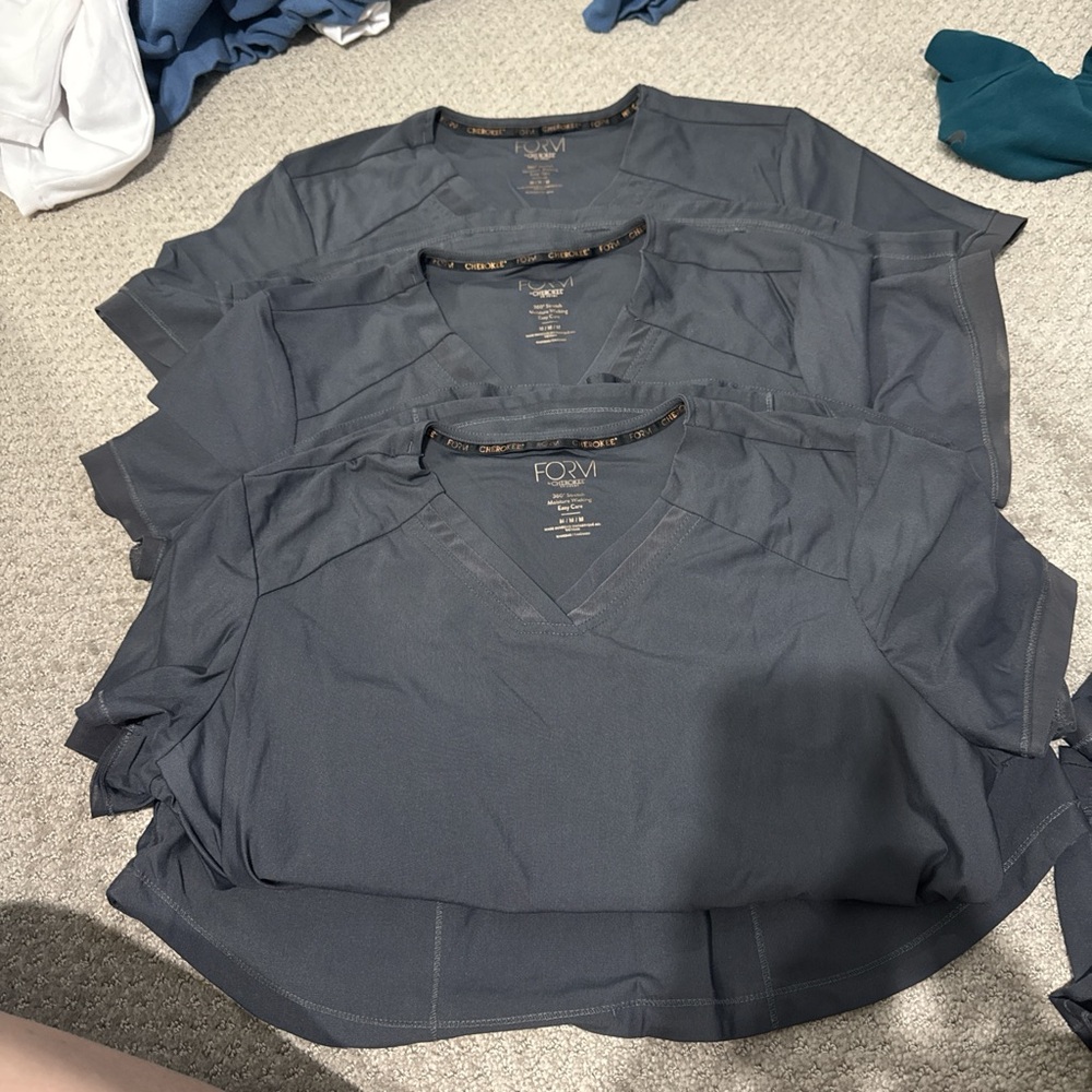 Cherokee Men's Dark Gray V-Neck Tee